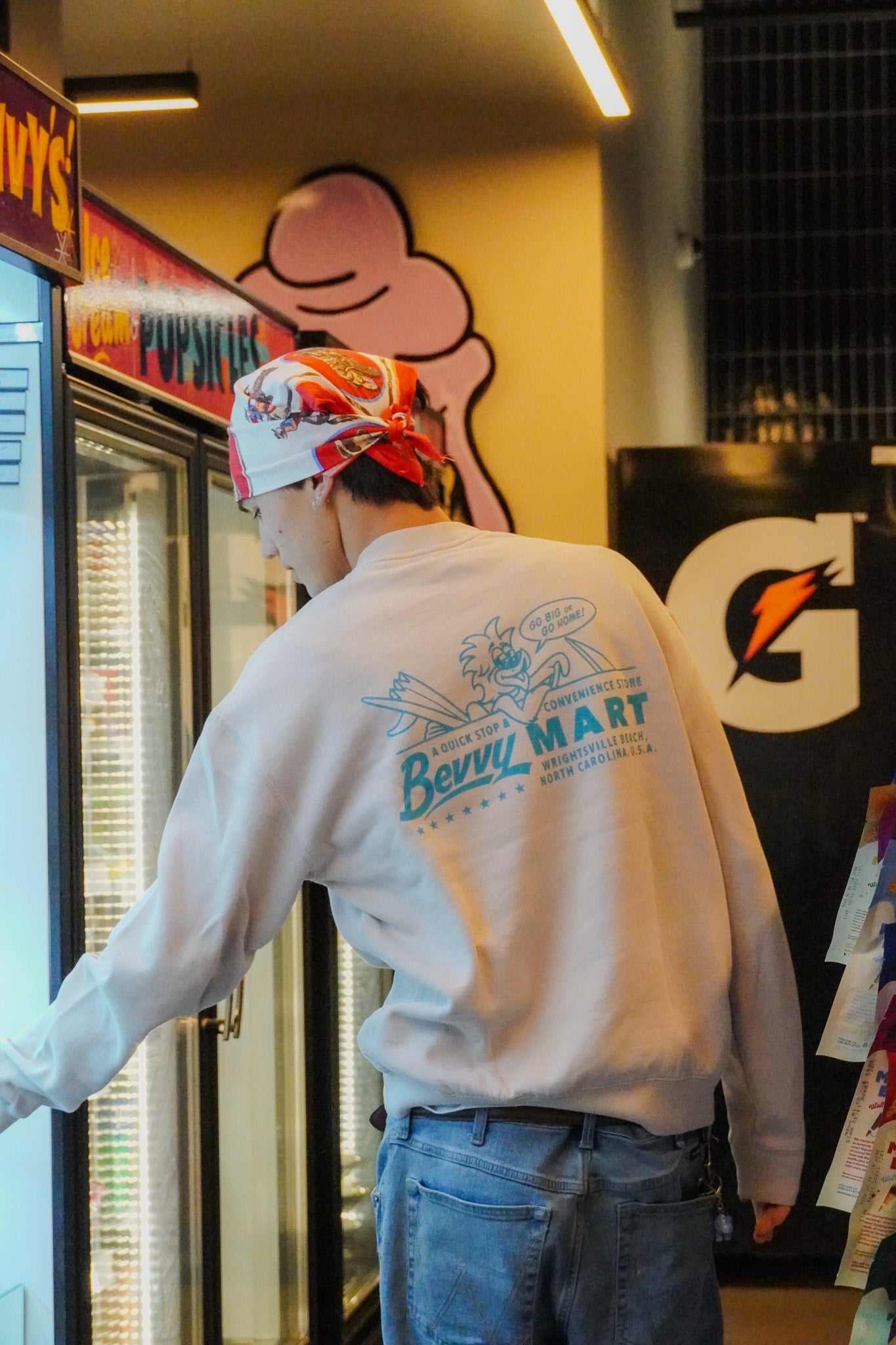 Bevvy Tourist Crew Neck - Light Grey